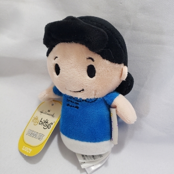 Hallmark Itty Bittys Peanuts Lucy Plush 4.5" Year 2014 Embroidered Beanbag - Picture 5 of 10